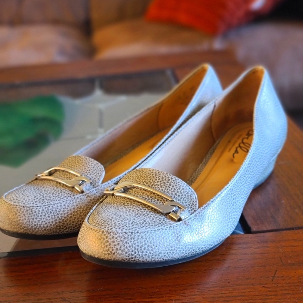 Abella Flats